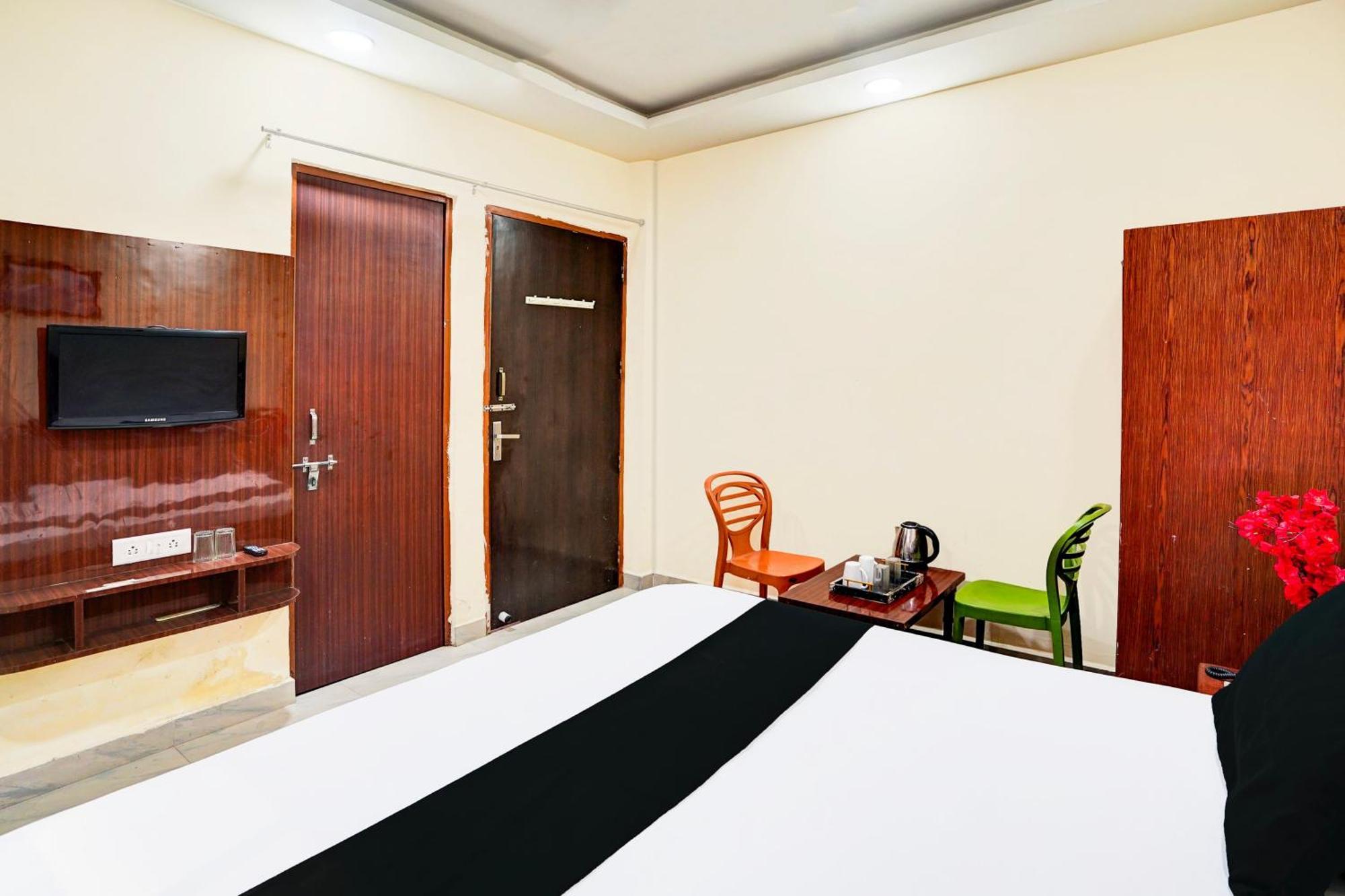 Hotel O Nova Resorts & Luxury Farm Raebareli Exterior foto